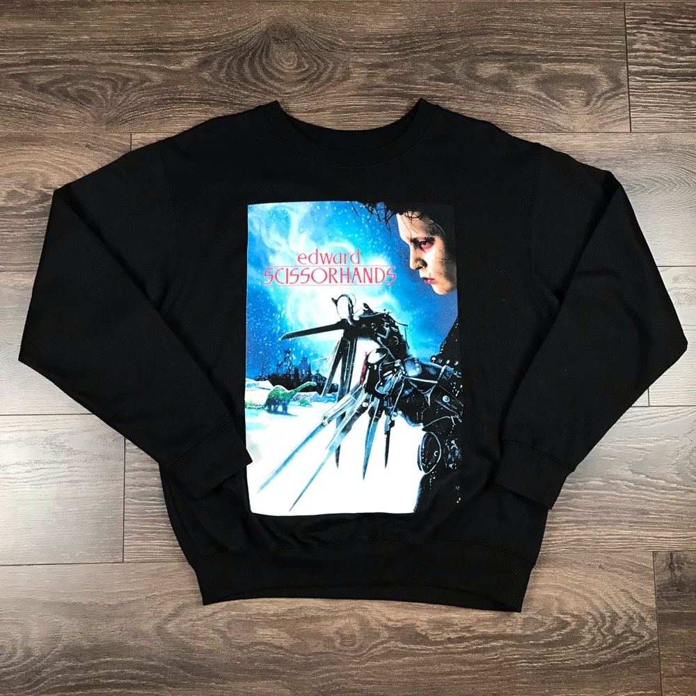 Edward Scissorhand “I Am Not Complete.” Men’s Big Graphic Logo Crewneck Sweater